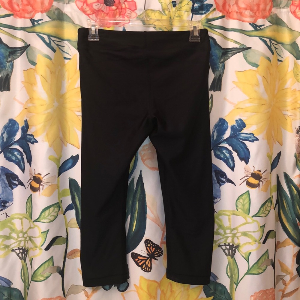 Under Armor Compression Capris - image 3